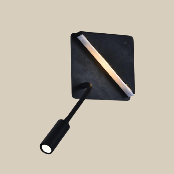 Lamp. Pared negra